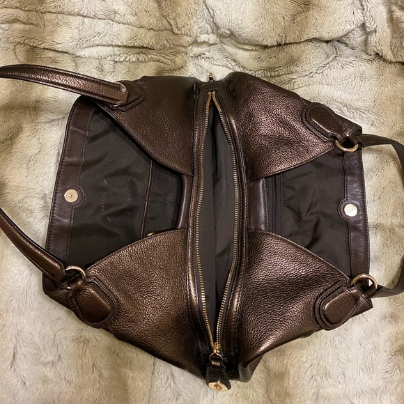 Coach Edie Turnlock Bronze Leather Handbag Gold hardware. GUC 13”L x 11”H x 4”D - Picture 3 of 10